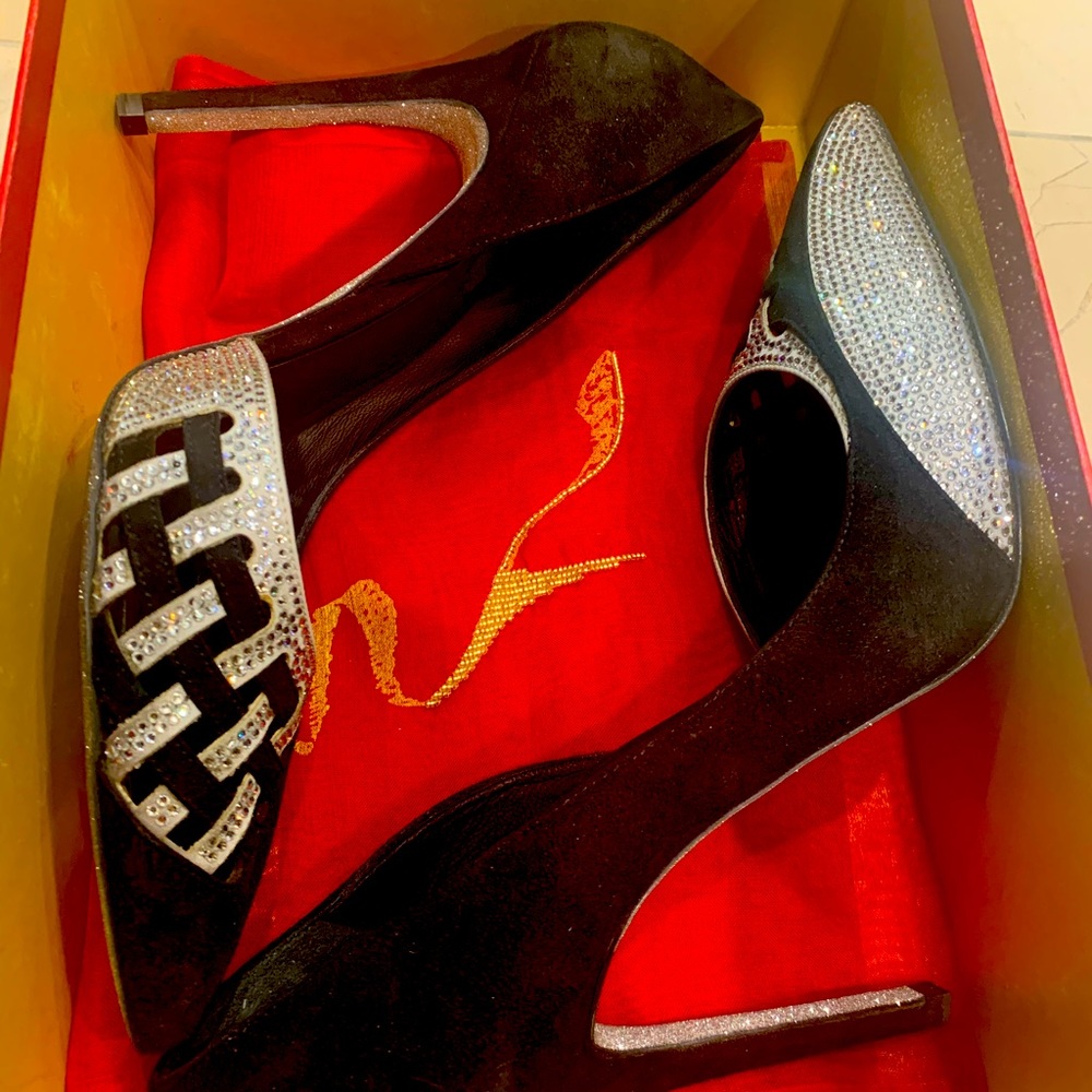 Rene Caovilla, size 39. Brand new.